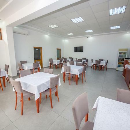 Hotel Alina Саранда Екстер'єр фото