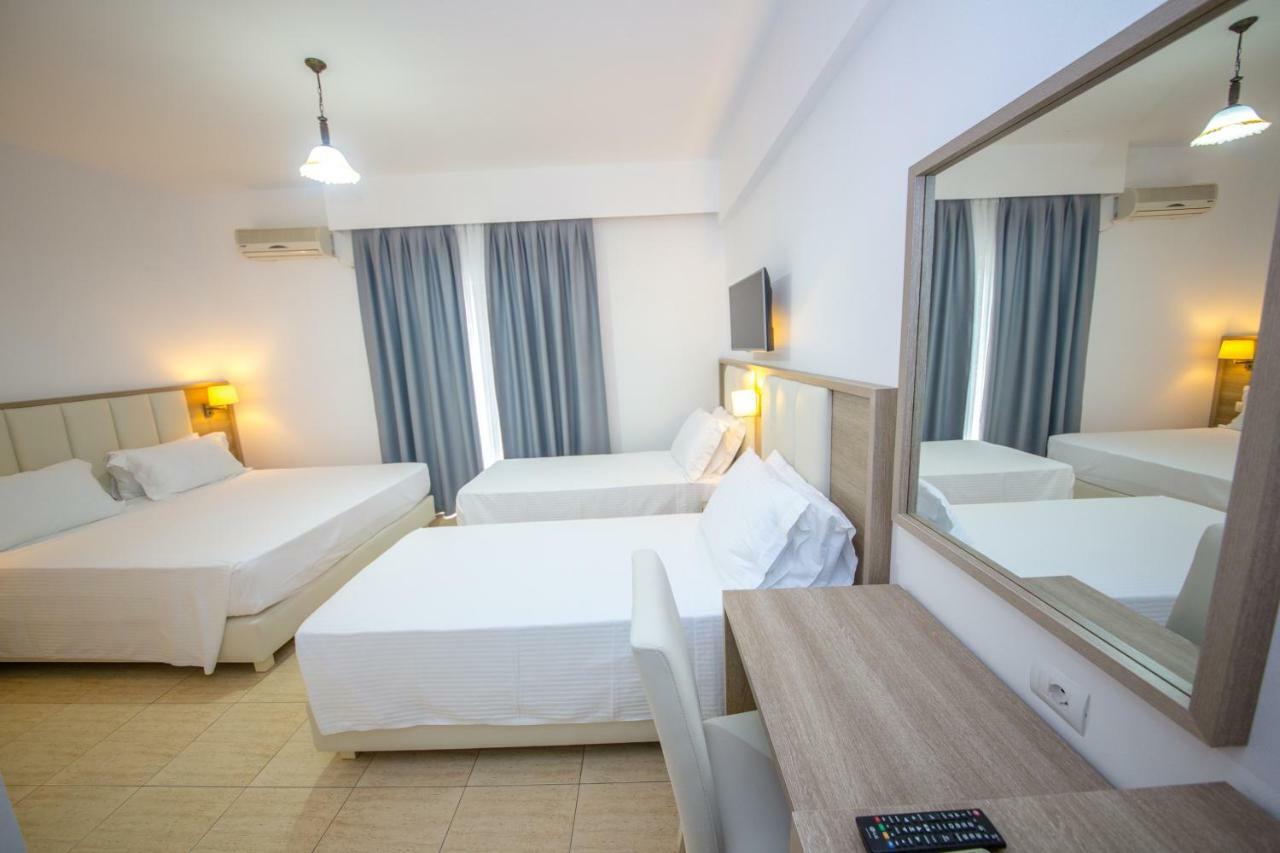 Hotel Alina Саранда Екстер'єр фото