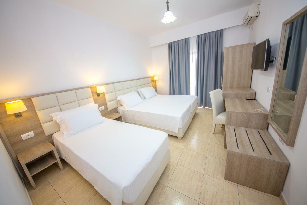 Hotel Alina Саранда Екстер'єр фото